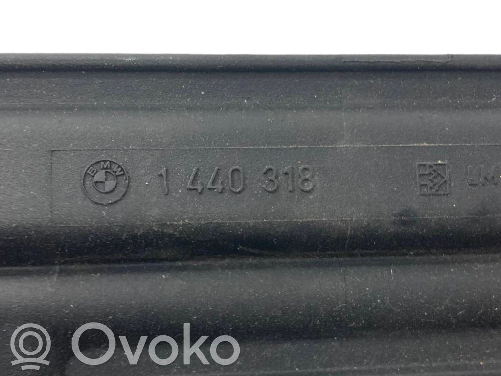 Degvielas caurulīte (-es)