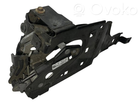 Замок капота двигателя