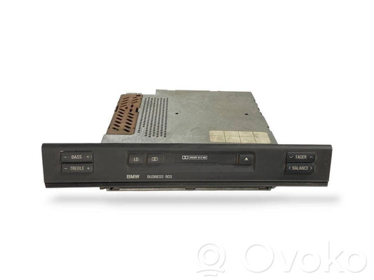 Radio / CD/DVD atskaņotājs / navigācija