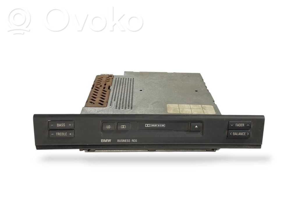 Radio / CD/DVD atskaņotājs / navigācija
