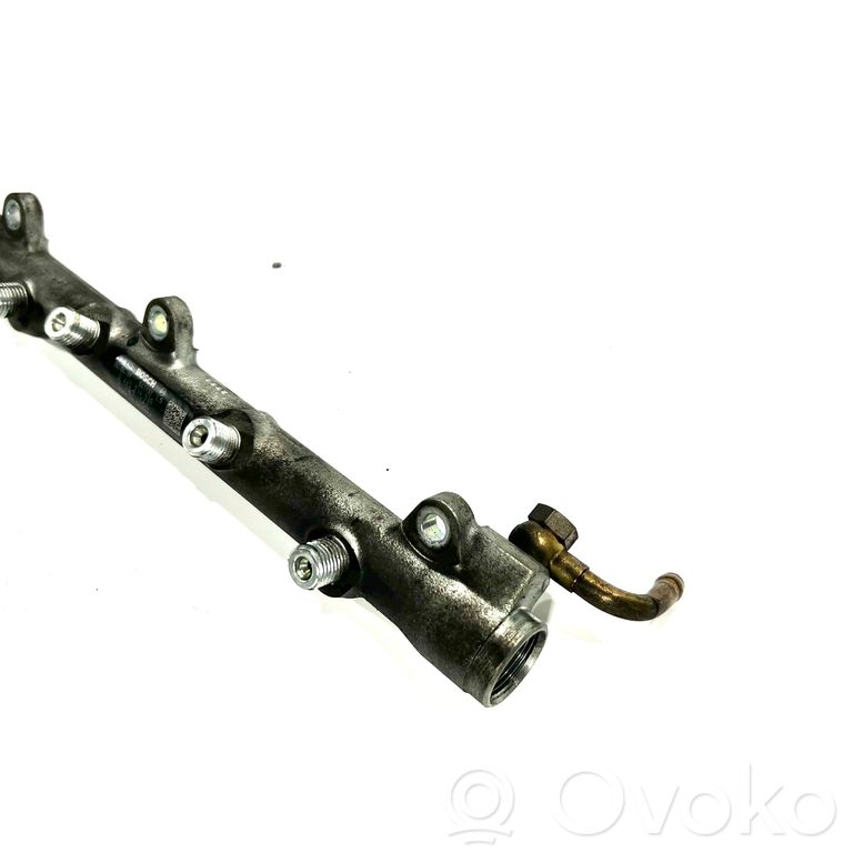 Degvielas maģistrālā caurule