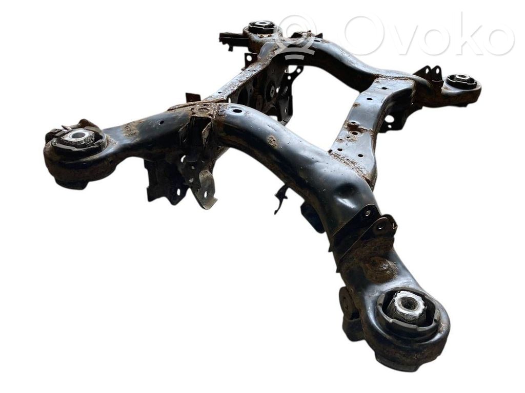 Pusrāmis aizmugurējais / priekšējais