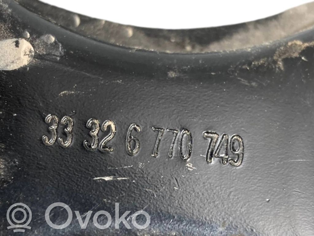 Aizmugurē riteņa rumbas vārpstas šarnīrs (stupica, capfa)