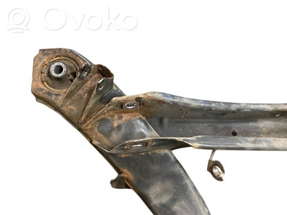 Pusrāmis aizmugurējais / priekšējais