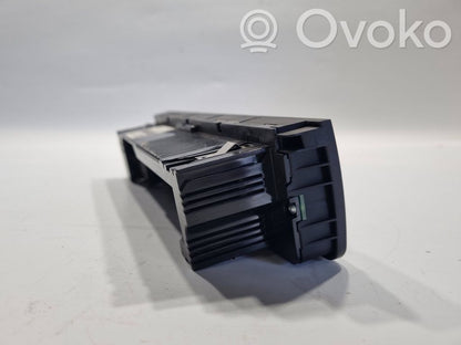 Gaisa kondicioniera / klimata kontroles / salona apsildes vadības bloks (salonā)