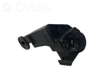 Priekšpusē bampera turētājs