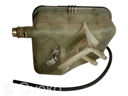 Dzesēšanas šķidruma izplešanās tvertne