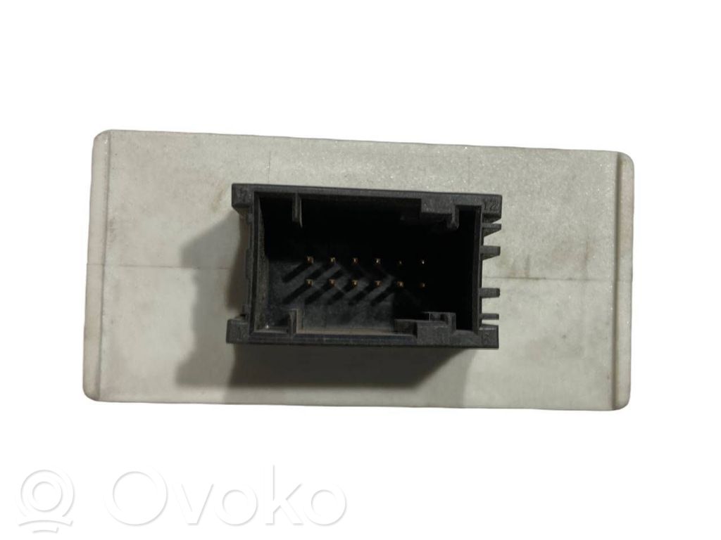 Sānu spoguļa vadības modulis