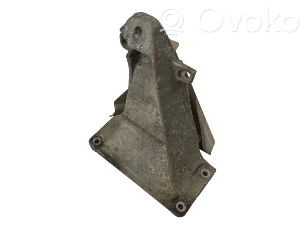 Dzinēja nostiprināšanas stiprinājums-kronšteins