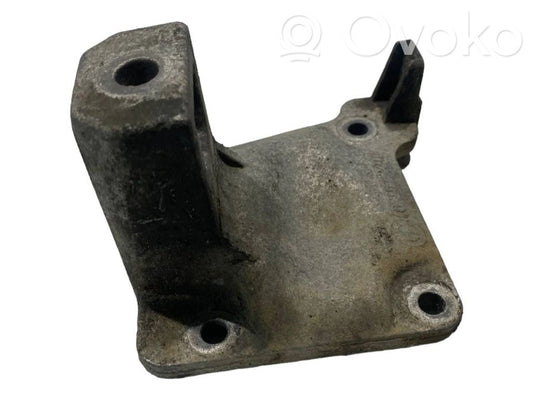 Engine mounting bracket