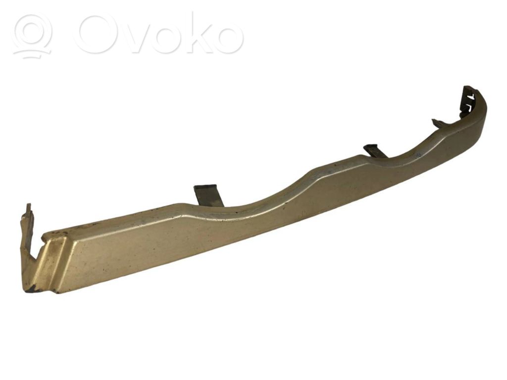 Priekšējā luktura dekoratīvā apdare