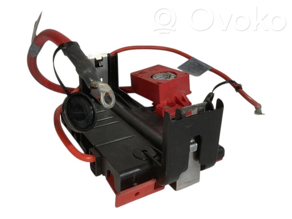 Positive wire connection assembly