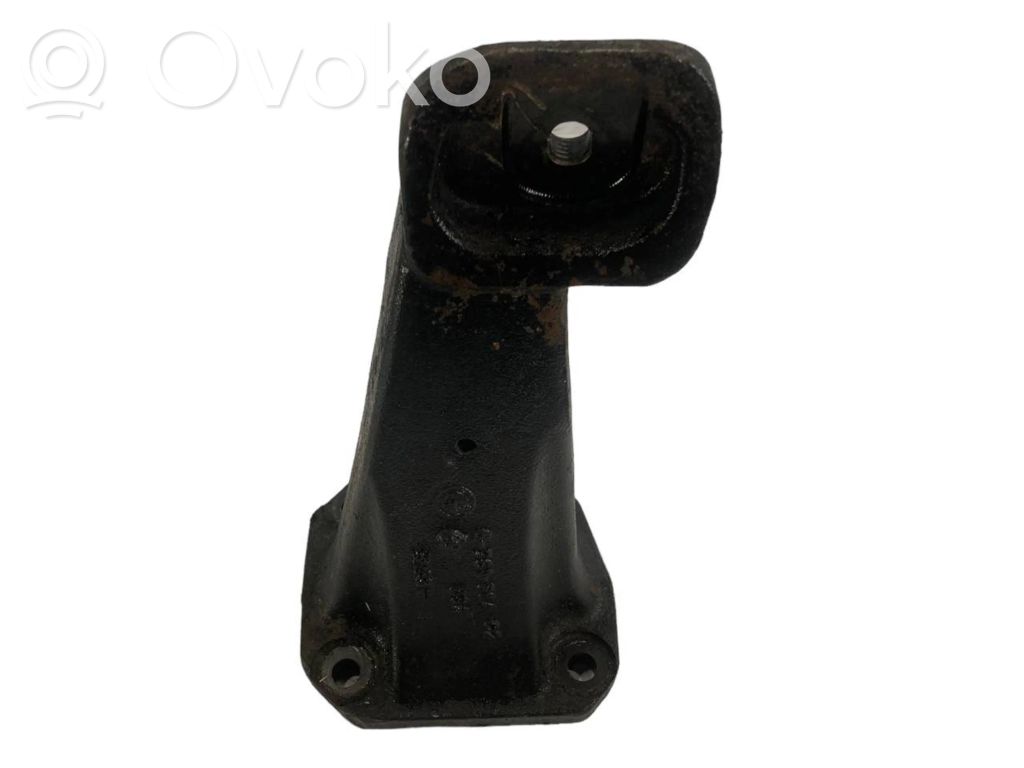 Dzinēja nostiprināšanas stiprinājums-kronšteins