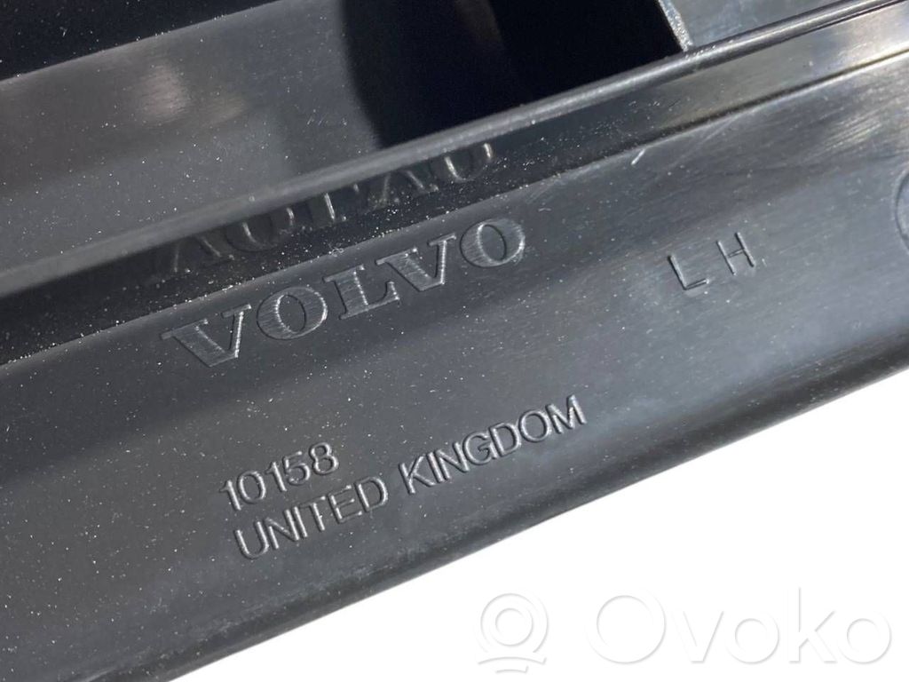 Priekšējā sliekšņa dekoratīvā apdare (iekšējā)