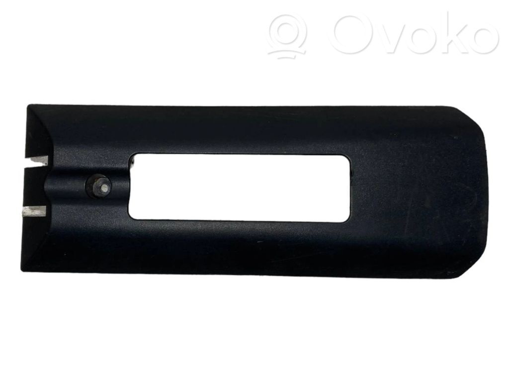 Aizmugurējā sēdekļa sliedīte (-es)