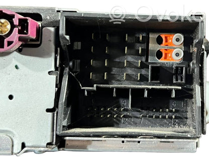 Radio / CD/DVD atskaņotājs / navigācija