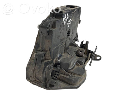 Aizmugurē slēdzene