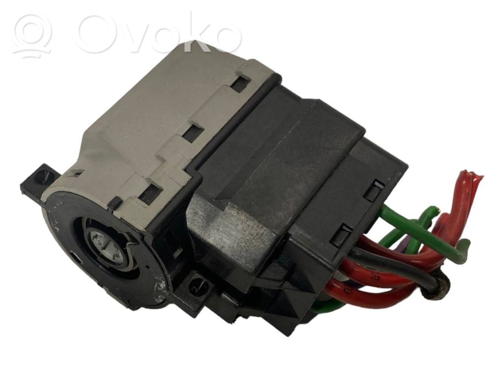 Aizdedzes slēdža kontakti