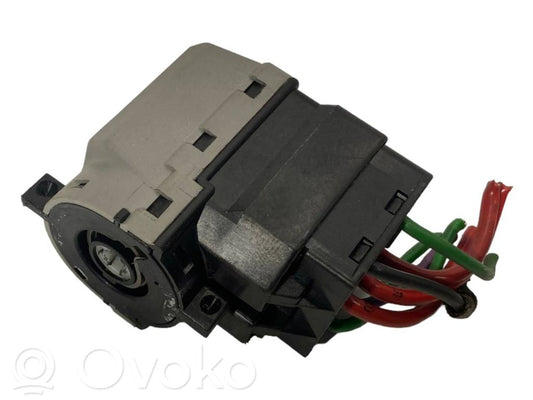 Aizdedzes slēdža kontakti