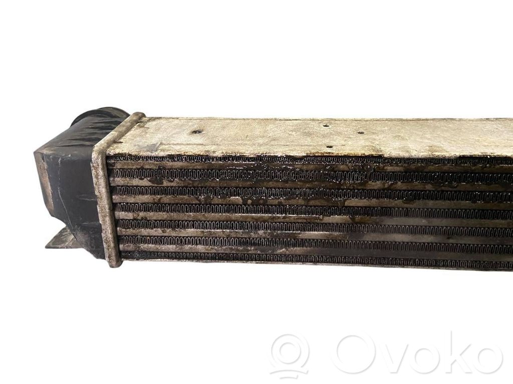 Starpdzesētāja radiators