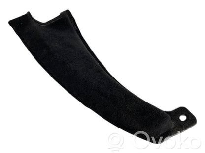 (D) statņa dekoratīvā apdare (apakšdaļa)