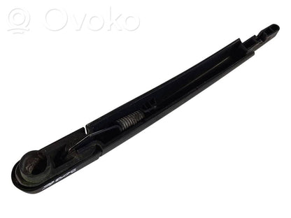 Aizmugurējā loga tīrītāja kājiņa