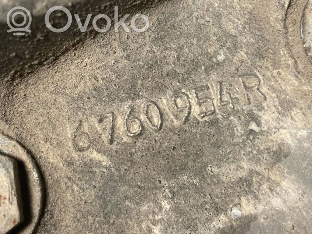 Priekšējā riteņa rumbas vārpstas šarnīrs (stupica, capfa)