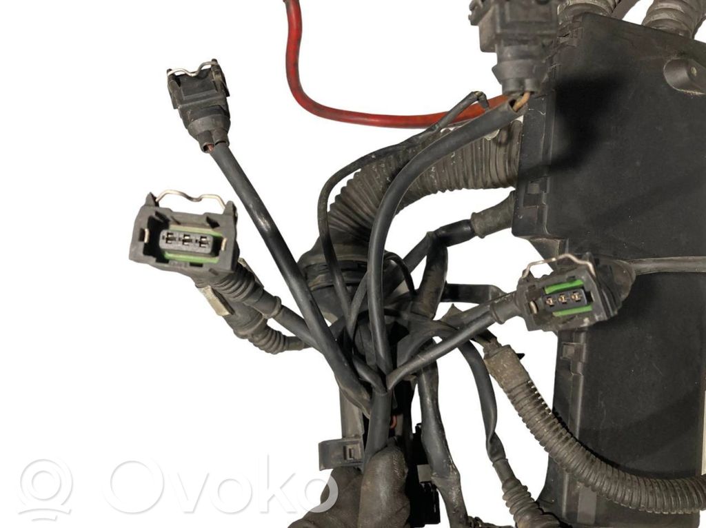 Dzinēja vadu instalācija