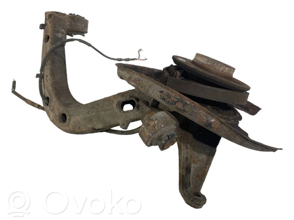 Aizmugurē riteņa rumbas vārpstas šarnīrs (stupica, capfa)