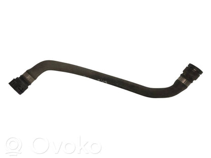 Caurulīte (-es) / šļūtene (-es)