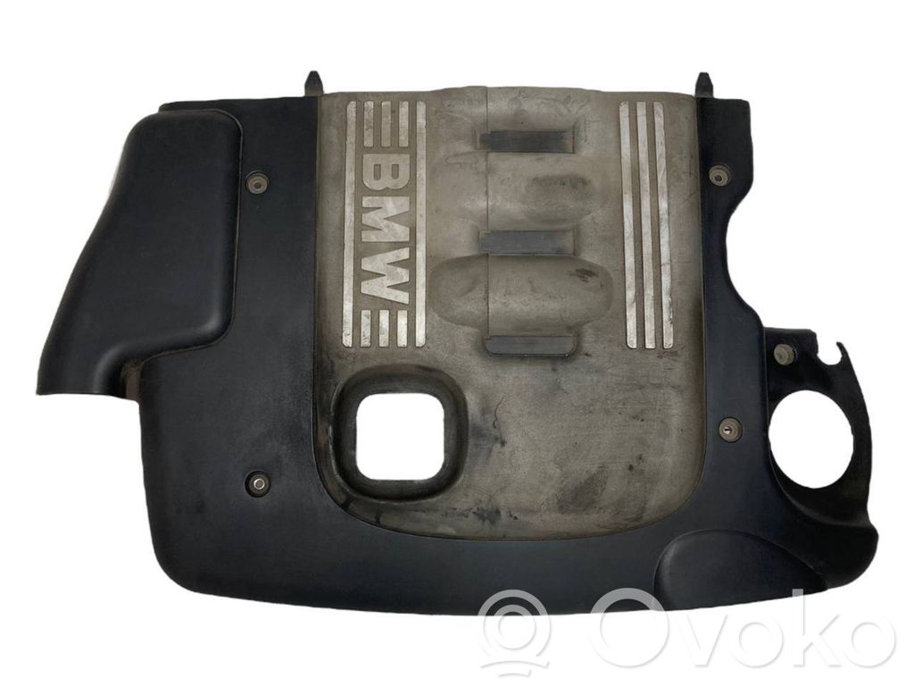 Engine cover (decorative trim)