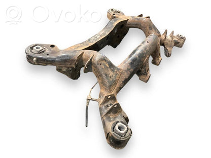 Pusrāmis aizmugurējais / priekšējais