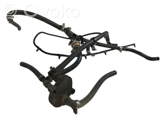 Degvielas caurulīte (-es)