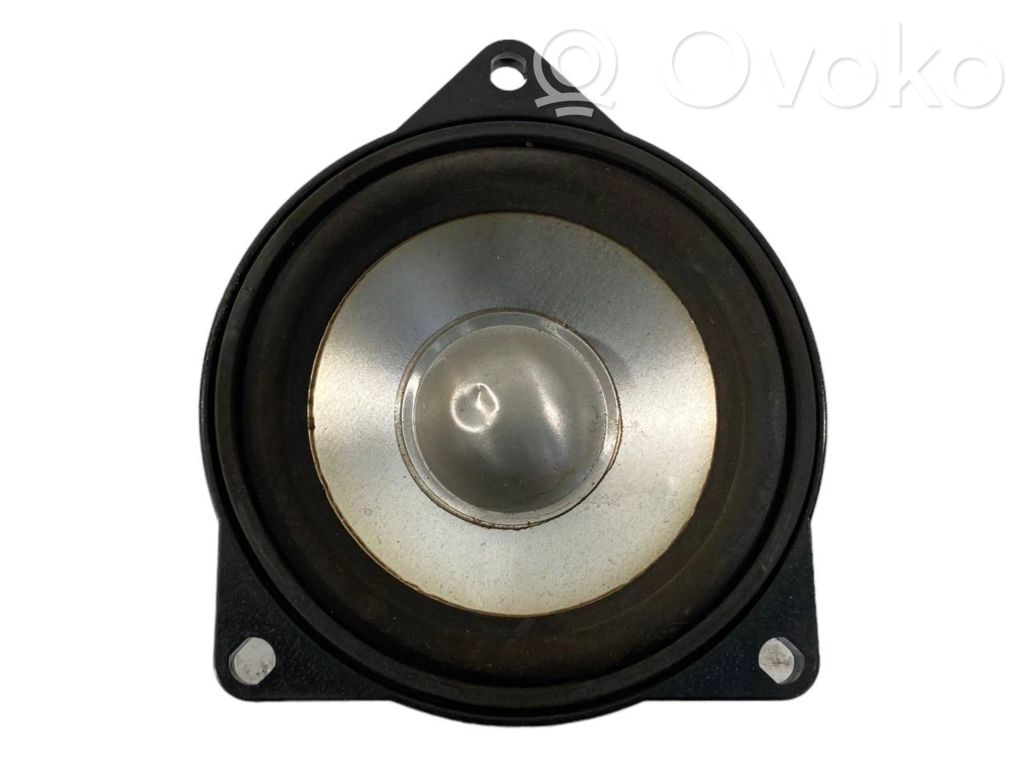 Динамик(и) в передней двери