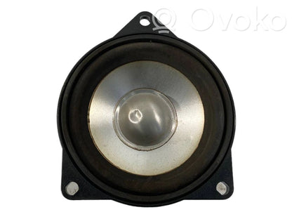 Динамик(и) в передней двери