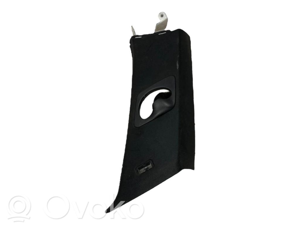 (C) statņa dekoratīvā apdare