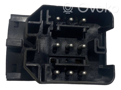 Aizdedzes slēdža kontakti