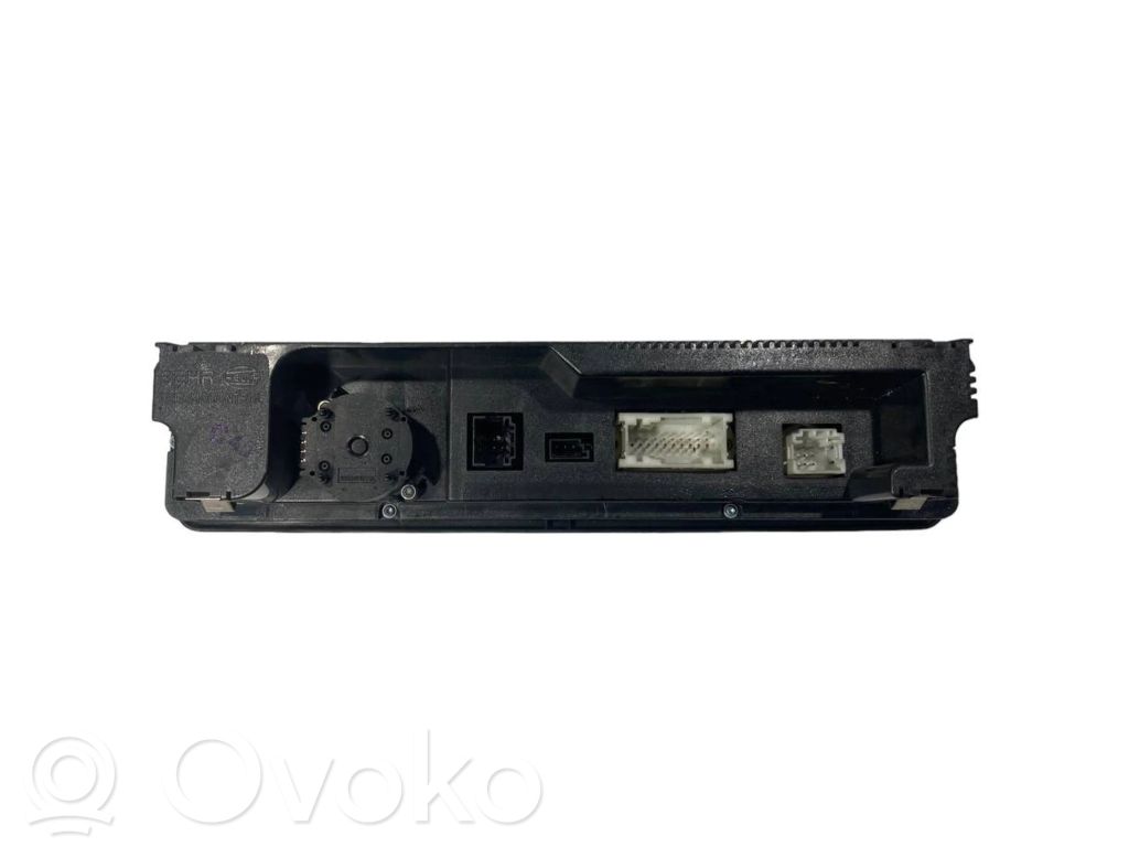 Gaisa kondicioniera / klimata kontroles / salona apsildes vadības bloks (salonā)