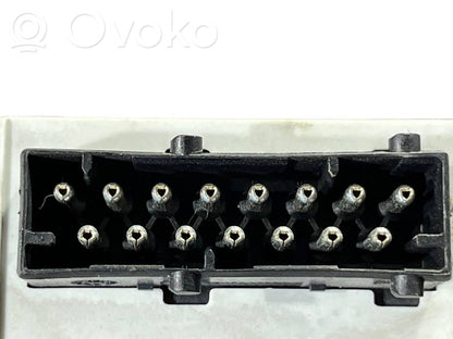 Piekabes āķa vadības bloks