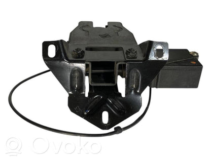 Aizmugurējā pārsega slēdzene