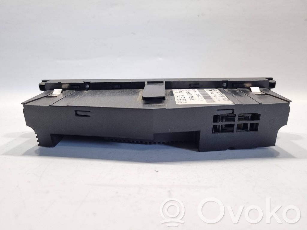 Gaisa kondicioniera / klimata kontroles / salona apsildes vadības bloks (salonā)