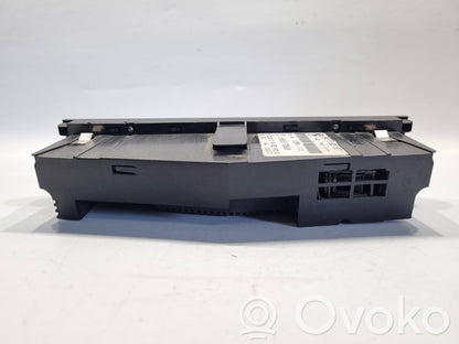 Gaisa kondicioniera / klimata kontroles / salona apsildes vadības bloks (salonā)