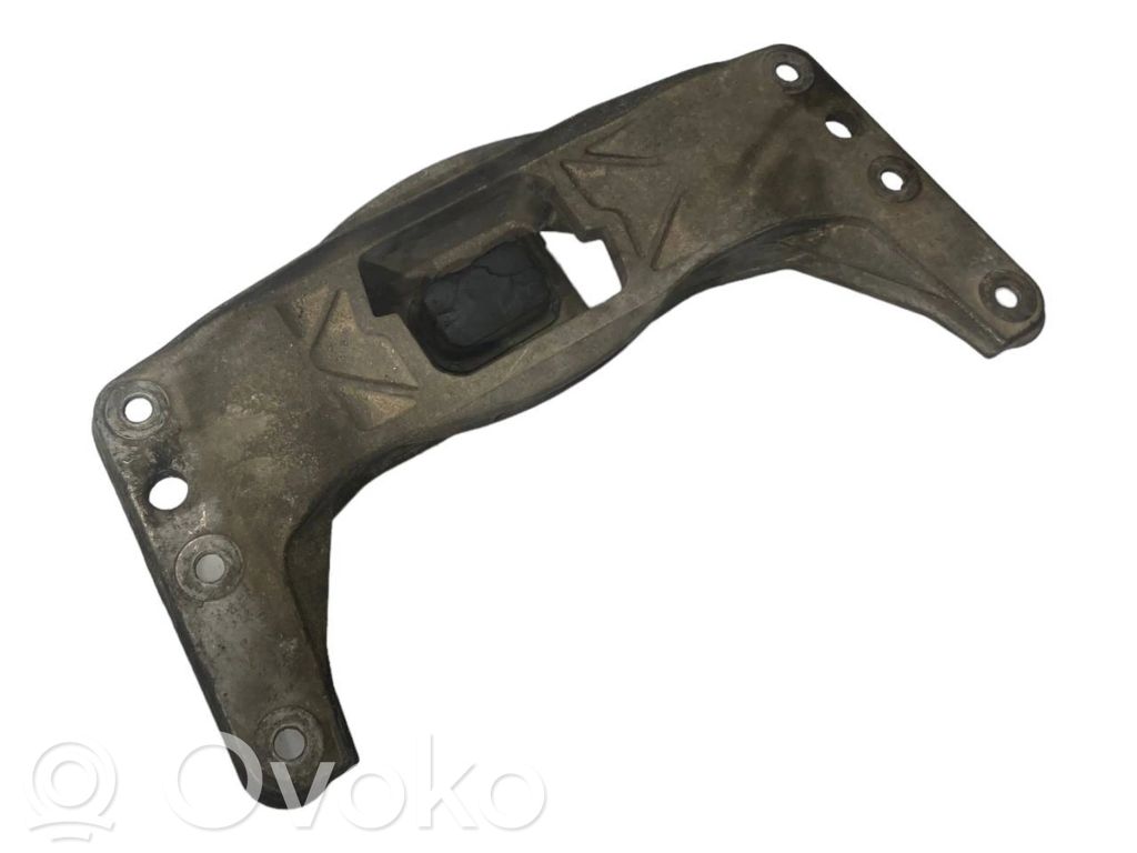 Transmission mounting bracket