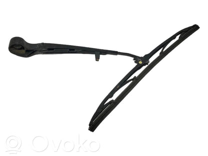 Rear window wiper arm