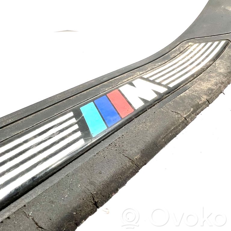 Aizmugurējā sliekšņa dekoratīvā apdare (iekšējā)