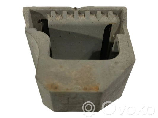 Radiator(s) holder/bracket