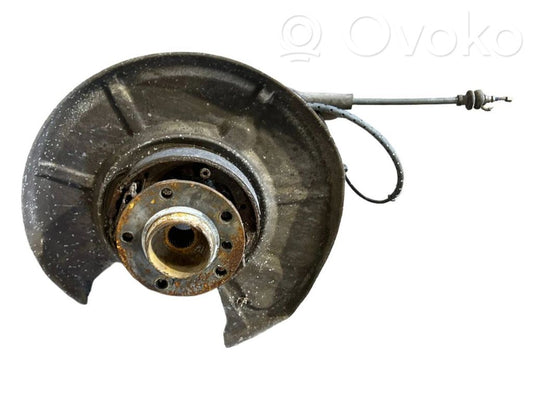 Aizmugurē riteņa rumbas vārpstas šarnīrs (stupica, capfa)