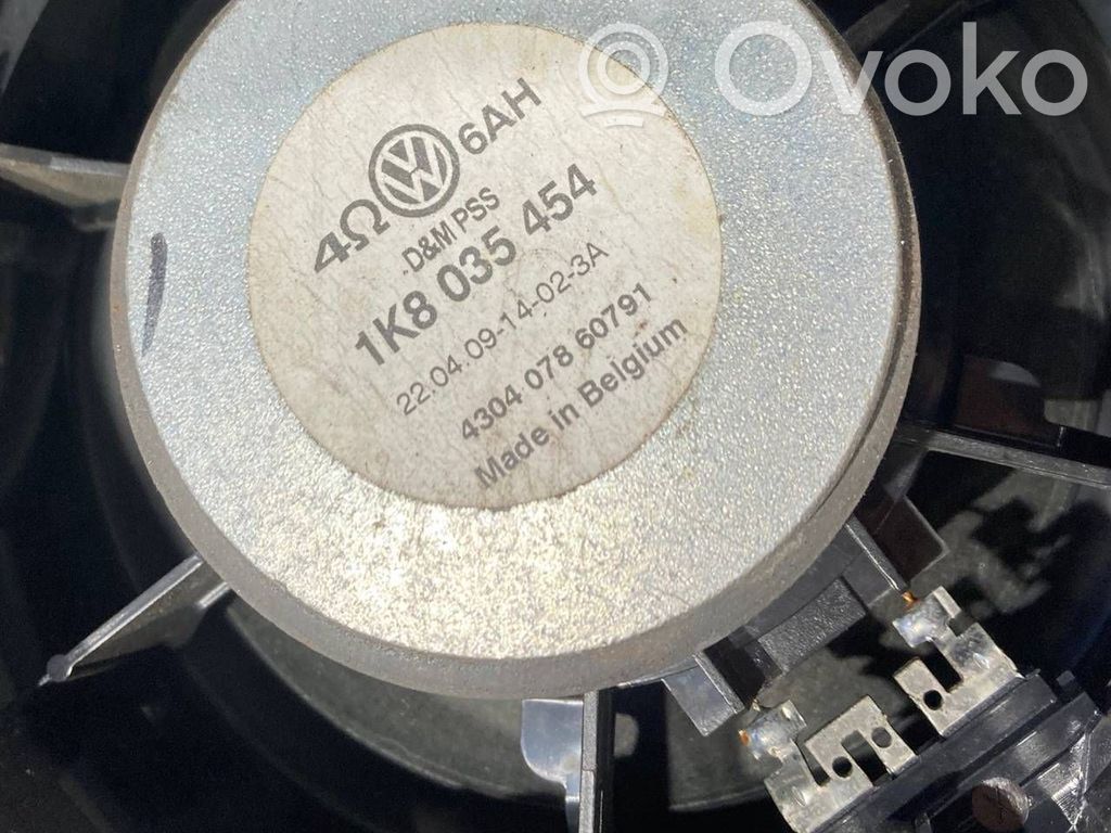 Aizmugurē elektriskais loga pacelšanas mehānisms bez motoriņa