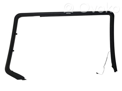 Apšuvums aizmugurējām durvīm