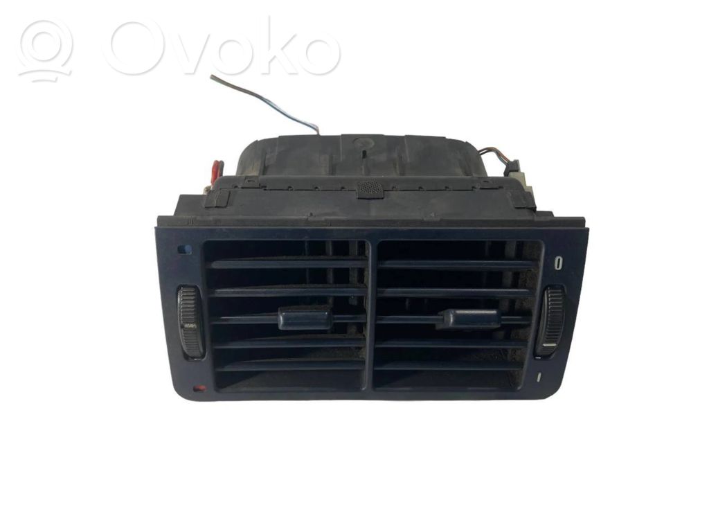 Задняя воздухо-вентиляционная решетка